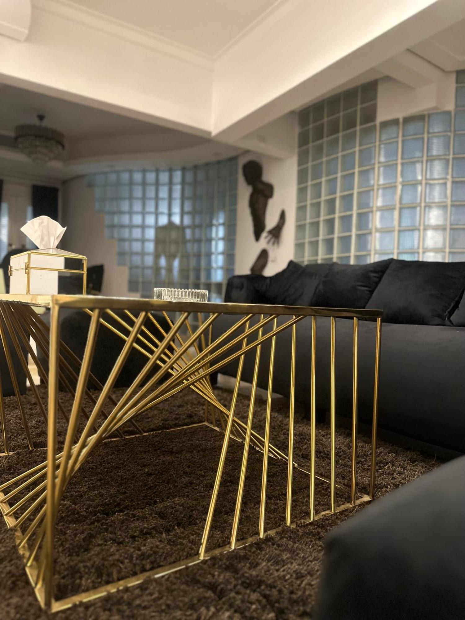 Modern 1-Bedroom Apartment In Zamalek Visits Allowed Каїр Екстер'єр фото